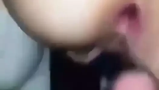 Mala droljica ga prima u guzu