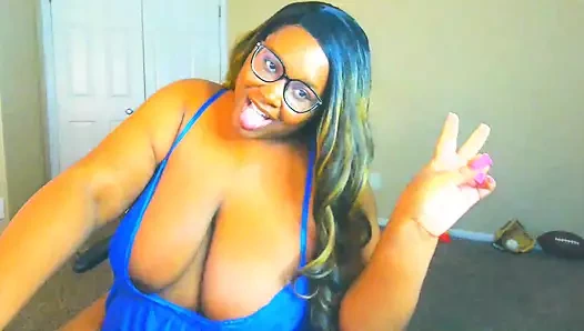 Zenci web kamerası modeli trina foxx, büyük memeler, büyük göğüsler.. Twerk