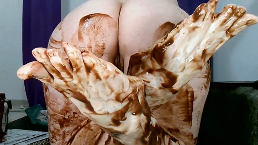 ayak fetişi - brazilian_miss çikolata ile ayak mastürbasyon