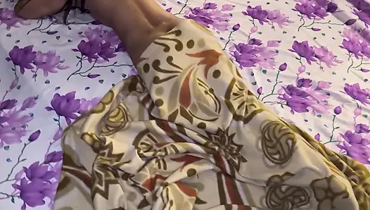 Saali Salma'mın Ilk Amcığı Tam Seks Videosu