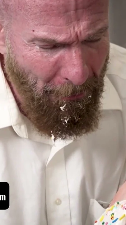 Üvey baba Mick'in doğum günü ve Danny ve Skylar yarağını emecekleri için daha heyecanlı olamazdı | Klip 2