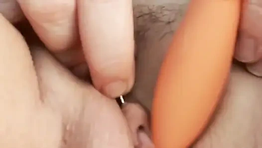 Biraz oyun zamanı, biraz frikikli oldum! Telefonumun üstüne oturup vib'imle oynuyorum