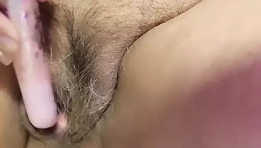 En sevdiğim dildomu bulduğum için şimdi mastürbasyon yapmak çok iyi hissettiriyor.