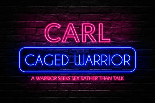 Carl kafes savaşçı kas iri parça sikikleri bir seksi milf iken kıçını çevreliyor ve onu köpek stili sikiyor