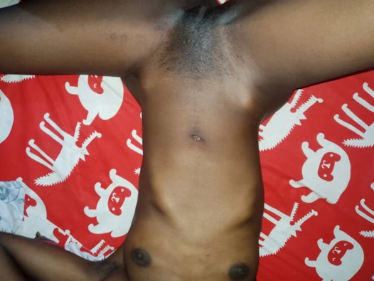 Küçük göğüslü mastürbasyon