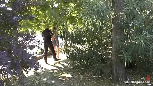 Melek sürtük geçit töreninde!