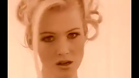 Sabrina White vahşi bir kadın olmayı seviyor - sapık orta yaşlı seksi kadınlar