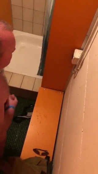 seksi baba yakalandı mastürbasyon içinde kamp duş