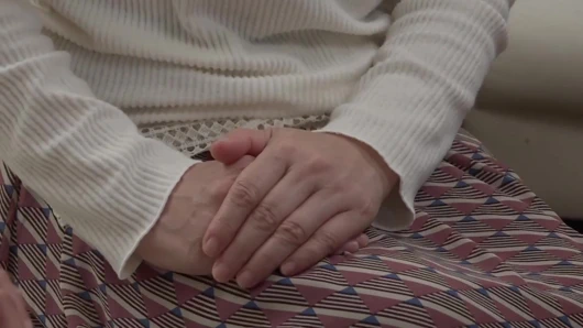 O hala aktif! Kendi soyundan gelenleri yalayan nine vol. 4-3