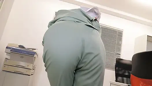 Bölüm 1 Sade ama garip bir şekilde özensiz bir ofis temizlikli yarı zamanlı karım cinsel tacize maruz kalsam bile reddedemiyorum özel cinsel işlem evcil hayvanım. Ama son sınırı geçmeme izin vermedi, ben de onu bir süre yalnız bıraktım ve sonra eğildim ve yalvardım!