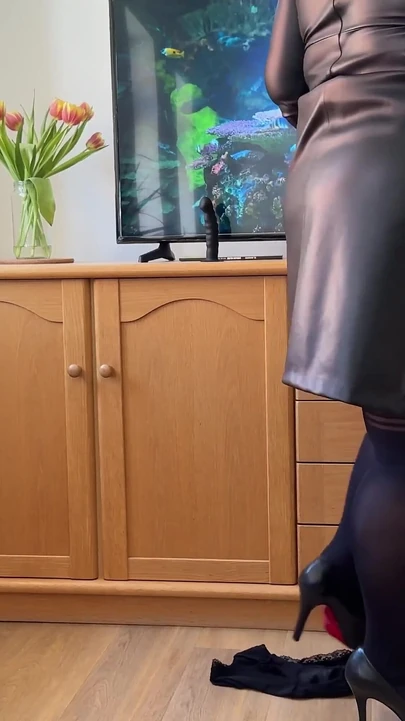 Мачеха не отказалась от хорошего секса раком своего пасынки