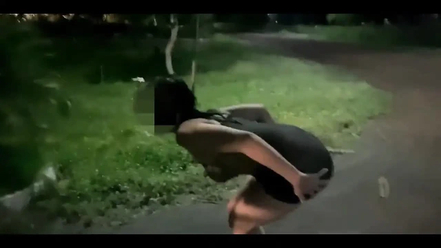 Kamboçyalı duşta seks.