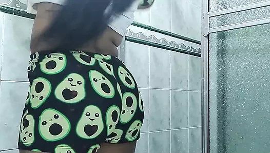 Amatör kamera üvey annesini (likra) kaydediyor