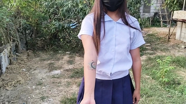 MASUM KıZ ÖĞRENCI KENDINI AZGıN HISSETMESI IÇIN ÜVEY BABASıNA YALVARıYOR