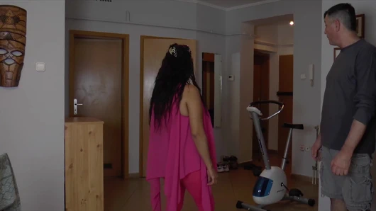 Oma fickt auf der Couch