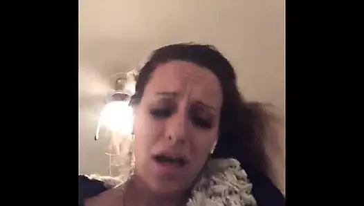 Azgın anne, orta yaşlı seksi kadın, evli kadın vibratörüne biniyor