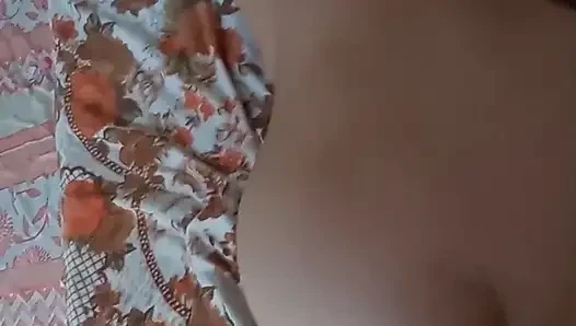 Komşu başkasının evinde emiyor