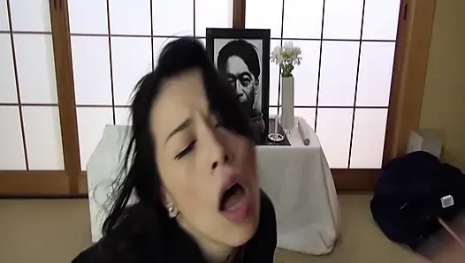 A124G04 After my father's funeral, my widowed mother-in-law is embraced by her foolish son in front of the altar and falls into pleasure... Forbidden sex with instincts on full display, going wild with orgasm!