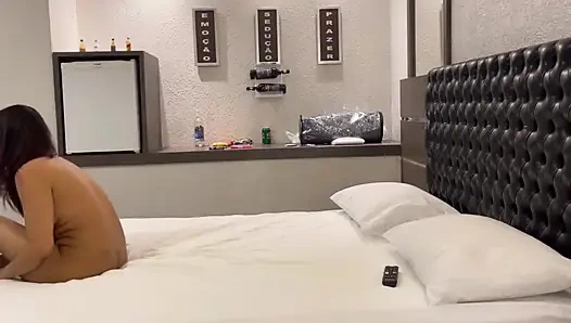 Kocam spor salonundan bir arkadaşımla motele gitmeme izin verdi! Aldatılan koca, ateşli evli kadın,
