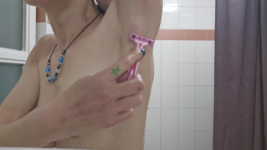 Sarışın Kıllı Koltuk Altlarımı Tıraş Etmek