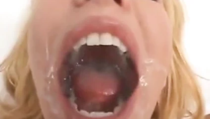 Sarışın çifte sikiş ve döl yutma