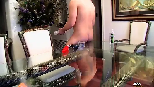 Micah Andrews ve oyuncakları