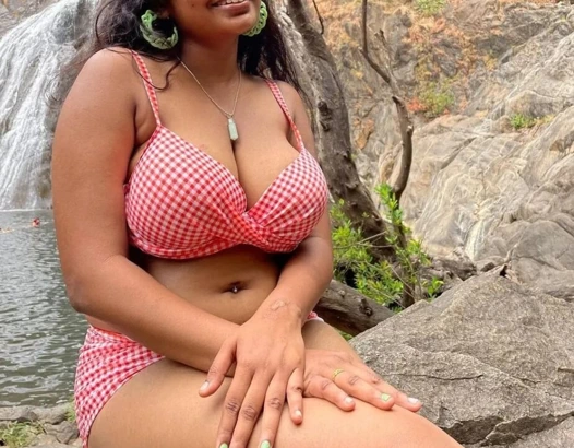 Hintli kadın ki nangi dans videosu