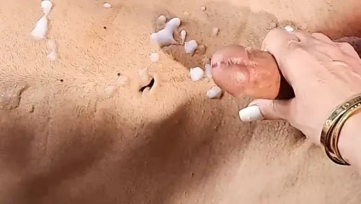 Sahibe kadın egemenliği taşak ezme ayak fetişi ve elle muamele