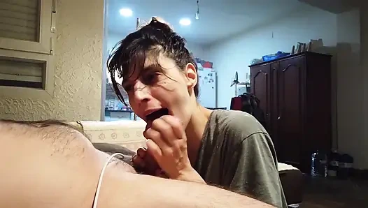 Bu amatör çiftin ferahlatıcı cumshotları ve sevimli anları