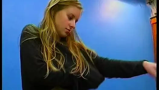 Sarışın kız solo mit dildo ve vibratör