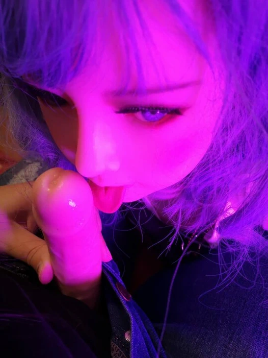 sevimli bebek verir bir iliklerine oral seks