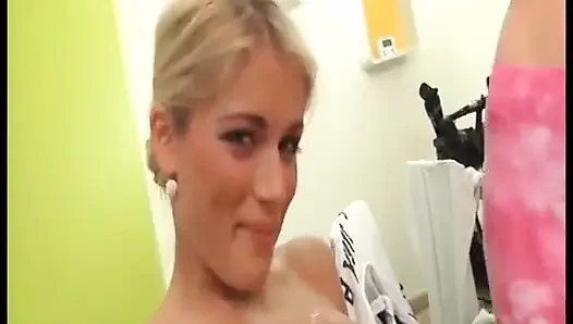 Ateşli Sürtükler Her Delikten Sert Sikiliyor