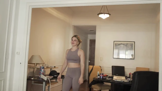 Arkadaşım bana servetiyle övünüyor ama kız arkadaşı sadece penisimi istiyor