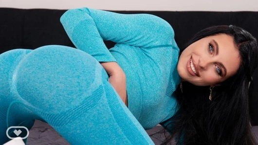 Beni küvette sikiyor - sanal gerçek porno