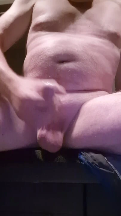 Büyük yaraklı hgv sürücüsü mastürbasyon yapıyor