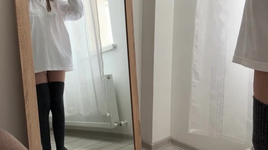 Üvey kız kardeşim bir sapık. Seksi kıyafetiyle sürtük gibi sikişiyor