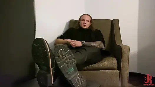 Peter Hooke ateşli dölü boşaltıyor