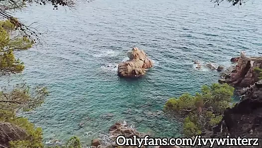 Sevimli atletik kız antrenmandan sonra büyük zenci yarağı tarafından sikiliyor (sesli)