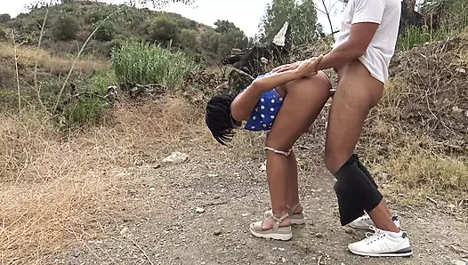 Azgın kız için açık havada dölleme şenlik