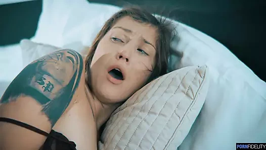 Letonyalı mina k dölleniyor