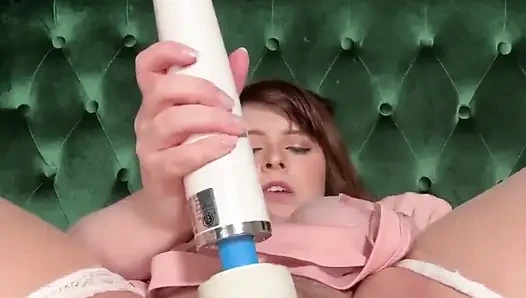 Boşaldığımda nasıl olduğunu görmek isteyenler için, ama güzel ve yakın