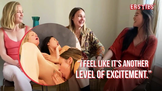 Ersties - ateşli hatunlar Ophelia, Sicila ve Katana klitorislerini ovarak birbirlerinin boşalmalarına yardım ediyor