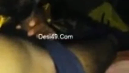 Hindu karısı zevk almak cut penis