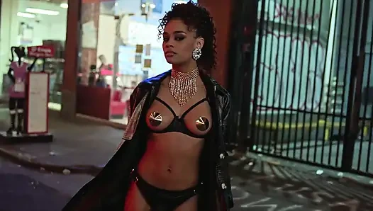 Slayed emily willis azul hermosa'nın parmakla sikmesi için amını açıyor