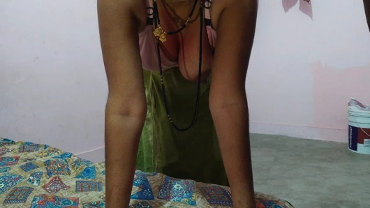 Rang lagane ke bad yenge ki chudai huwa, renk uygulandıktan sonra kayınbiraderi sikiliyor