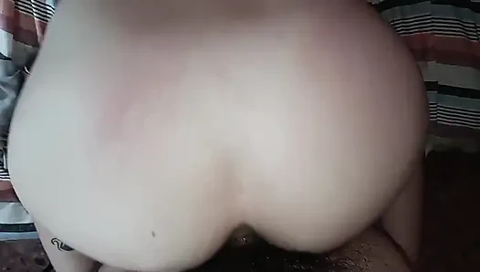 Üvey erkek kardeşim bana süper zengin penis veriyor