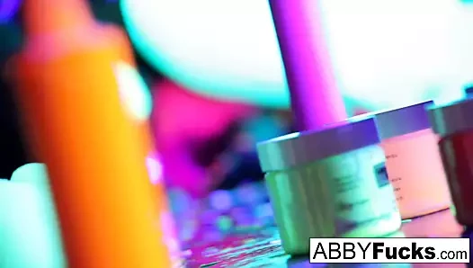 Abigal mac ve ava addams ile siyah hafif yağmurlu gece