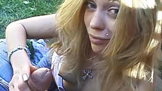 seksi railee verir bir handjob