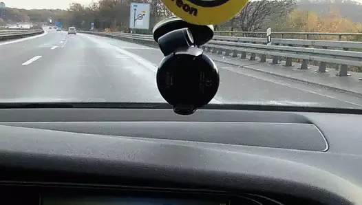 Otobanda ıslak amcıkla oynuyor bölüm 1