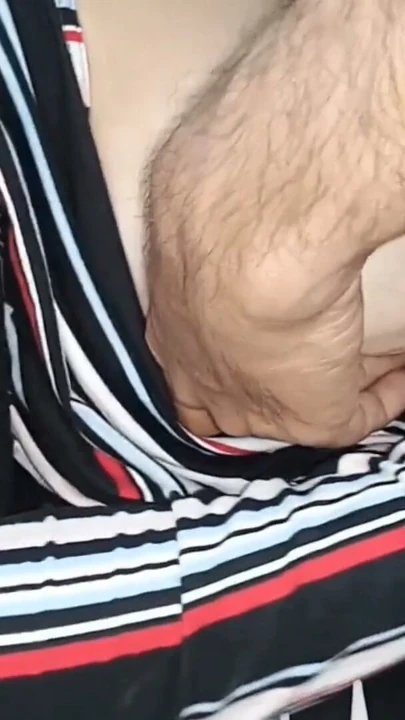 Büyük göğüslü hintli tombul seksi netu kocaman memeleri hintli kocası tarafından büyük yarakla sikiliyor | Clip 1